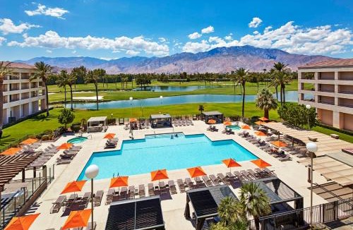Palm Springs Resort | DoubleTree by Hilton Golf Resort Palm Springs