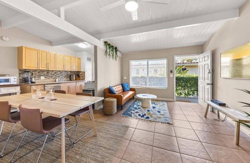 West Beach Apartment | Downtown Apartment by the Beach!