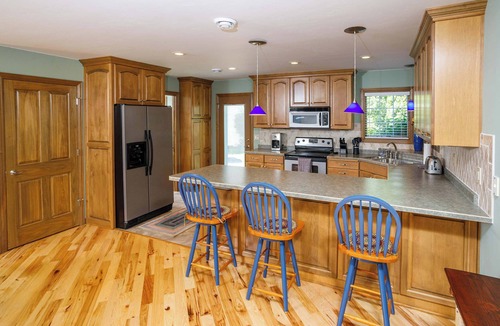 Fish Creek House | Downtown Fish Creek, Sleeps 6 - Yellow Birch Cottage