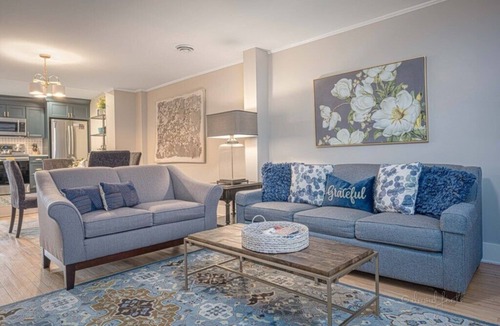 Galena Apartment | Downtown Galena Luxury Rentals Suite 3 Parking New