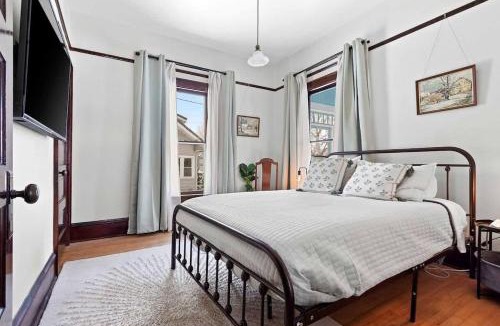 Gillett House | Downtown Gillett Bungalow, Fireplace, 3B, Historic