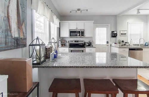 Yachting Village Cottage | Downtown Harbor Dream - Gorgeous Harborside Cottage