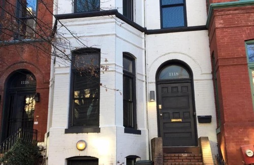 Mount Vernon Square Apartment | Downtown Large Apartment Guest Suite