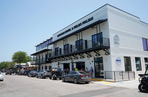 Biloxi Bed & Breakfast | Downtown Ocean Springs Suite 208