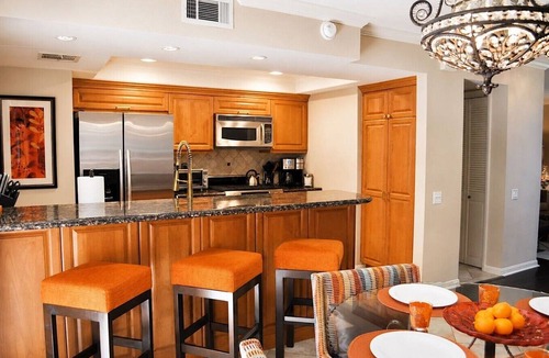 Historic Tennis Club Condo | Downtown Palm Springs 2BR Condo with Pool