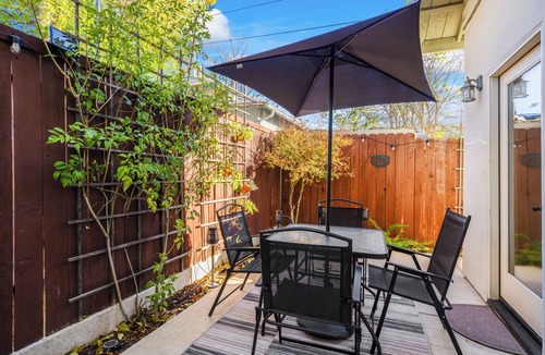 Paso Robles House | Downtown Paso Robles Private Patio + Walk to Tasting Rooms | Casa Robles
