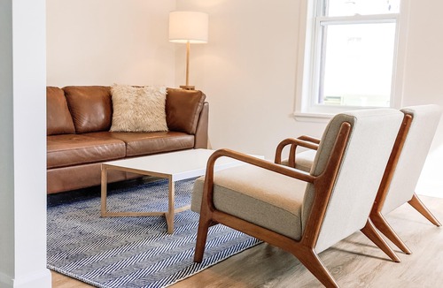 Prince Edward House | Downtown Picton 2 Bedroom Professionally Designed Suite