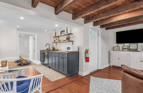 St. Michaels Apartment | Downtown St. Michaels | Porch + Pet-Friendly