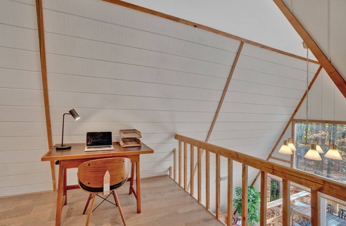 Berkeley Springs Cabin | Dreamtime - Modern A-frame Cabin w/Hot tub
