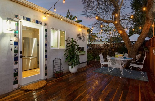 East Mesa House | Dreamy Beach Cottage 2 Blocks from Ocean Pet Friendly!