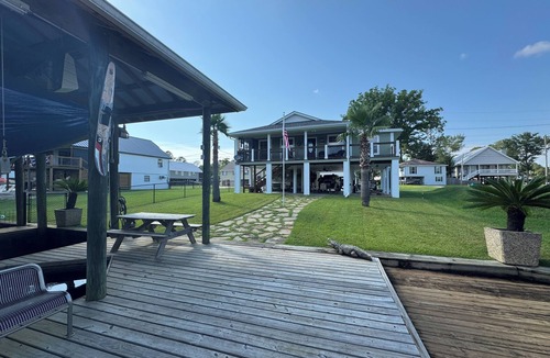 Kiln House | Drift Away to the River House - Cozy 3BR on the Jourdan River