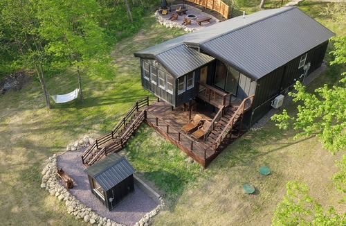 De Soto Cabin | Driftless Cabin - Sauna, Fire pit, BBQ and Birdwatching