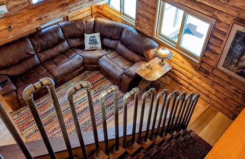 Lone Rock Cabin | 🌲Driftless Chalet🌲 Secluded 2BR cabin on 5 wooded acres