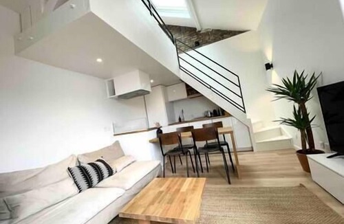 Les Puces de Saint-Ouen Apartment | Duplex Loft industriel, Puces de St Ouen, Quiet