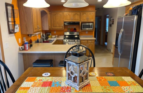 Oshkosh House | EAA House! Cozy sub division home within 2 miles of EAA grounds!