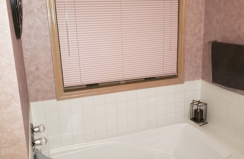 Winneconne House | EAA Spacious home w/Pool /Sleeps 10