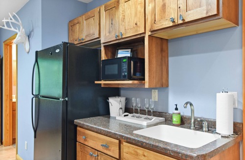 Eagle River House | Eagles Bend Lake House, Located on The Chain of Lakes