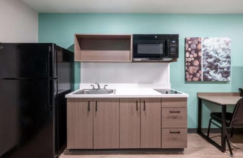 Madison Hotel | ECHO Suites Extended Stay by Wyndham Madison