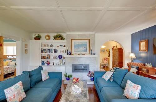 Manitowoc Apartment | Eclectic Manitowoc Vacation Rental Near Marina!