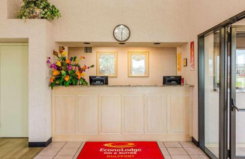 Gulfport Hotel | Econo Lodge Inn & Suites Gulfport Airport