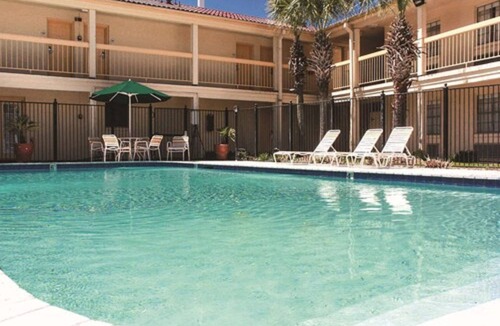 Lafayette Hotel | Econo Lodge
