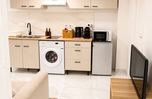 Tremblay-en-France Apartment | EDEN SUITE 10-minute stop at CDG Parc des Expos – Parc Astérix – Disney Vallée Village