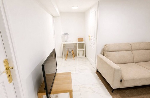 Tremblay-en-France Apartment | EDEN SUITE 10-minute stop at CDG Parc des Expos – Parc Astérix – Disney Vallée Village