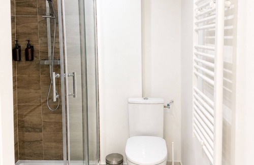 Tremblay-en-France Apartment | EDEN SUITE 10-minute stop at CDG Parc des Expos – Parc Astérix – Disney Vallée Village