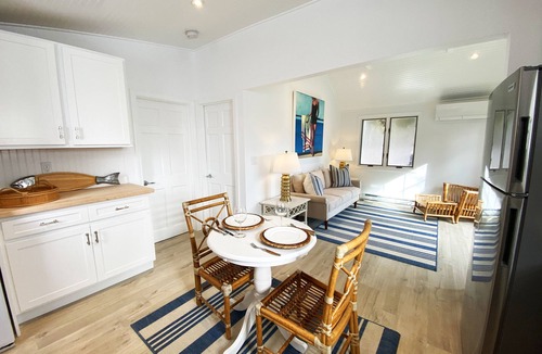 Katama Cottage | Edgartown Designer Cottage between Town & Beach.