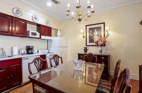 Biloxi Hotel | Edgewater Inn