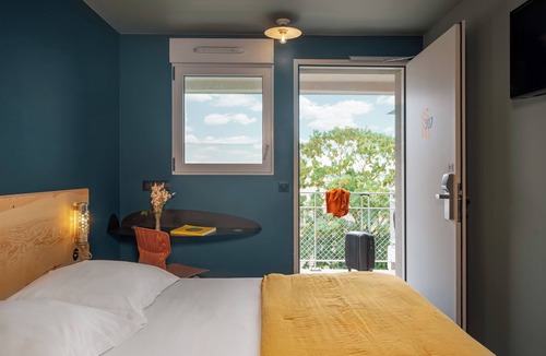 Roissy-en-France Hotel | Eklo Hotels Paris Roissy CDG Airport