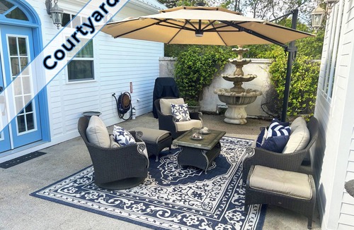 Waveland House | Eleanor Oaks - ! Beach Access ! -Large Front Porch & Courtyard