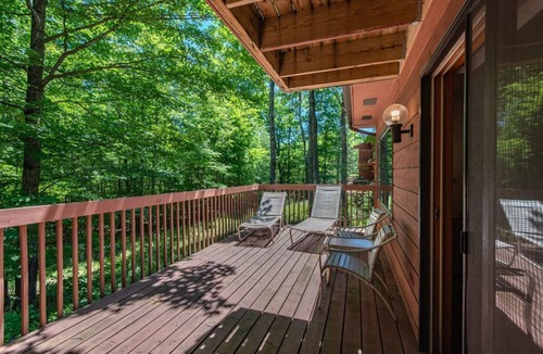 Baileys Harbor Condo | Elegant 2BR Condo with Lake View, Balcony, and Fireplace
