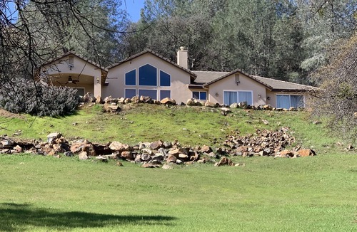 Browns Valley House | Elegant Custom Home! Lake! Swim! Fish! Hiking/Walking Trails! Boat!