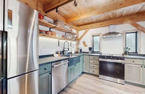 Readsboro House | Elegant home w/mountain views, trail to riverfront, hot tub, dog-friendly, bbq