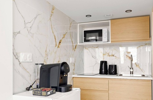 19th Arrondissement Apartment | Elegant studio avec mezzanine