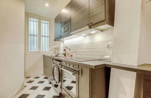 Saint-Vincent-de-Paul Apartment | ELEGANT TWO-BEDROOM APARTMENT NEAR CANAL SAINT-MARTIN
