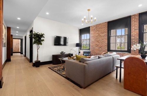 Arts/Warehouse District Apartment | Eleven48 Hotel