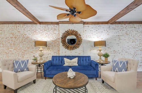Galena Condo | Elle & Becks Second Floor Suite