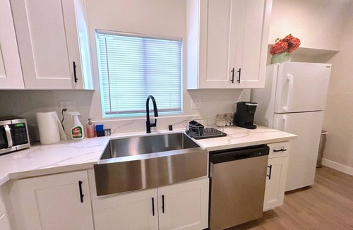 Harbor House | Elms Edge, Game Room, AC, 10 Minutes to the Beaches, Private Parking, 2 bedrooms
