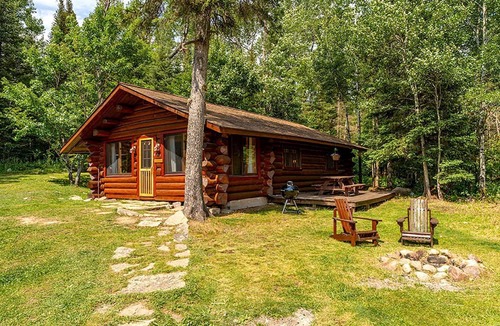 Ely Cabin | Ely Pet-Friendly Cabin Rental for Memorable Lakeside Vacations in Minnesota