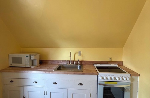 Endion House | Enchanting Historic Cottage at the Merryweather