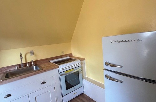 Endion House | Enchanting Historic Cottage at the Merryweather
