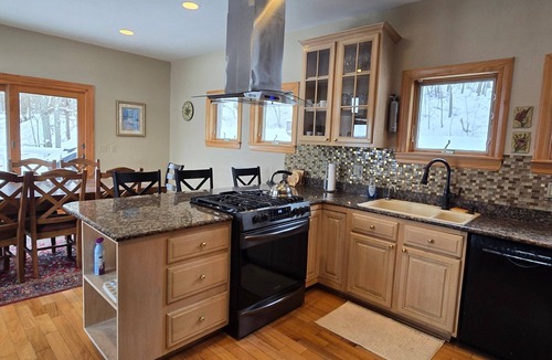 Mountainside House | Endless Lake Views | Hot Tub + Game Room