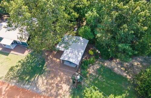 Pope Apartment | Enid Lake's studio in Plum Point, .5 mile from boat ramp
