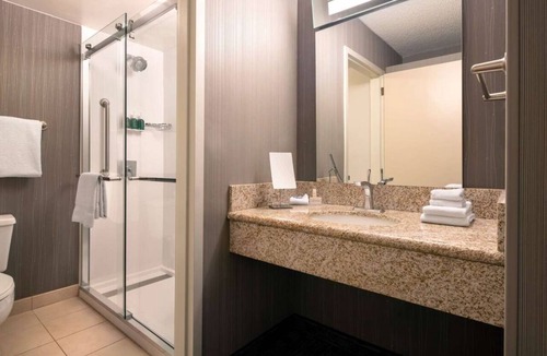 Camarillo Hotel | Enjoy a Hassle-Free Stay! Pet-Friendly, Close to Camarillo Ranch House