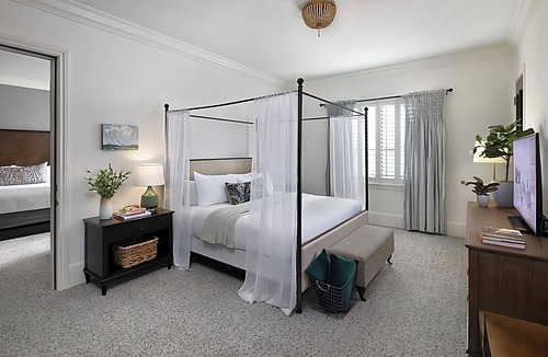 Winters Hotel | Enjoy a Hassle-Free Stay! Four Relaxing Units, Pets are Allowed, Free Parking!