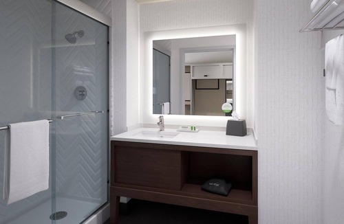 Barstow Hotel | Enjoy a Relaxing Stay in a Plush Room + Explore Mojave Preserve Nearby