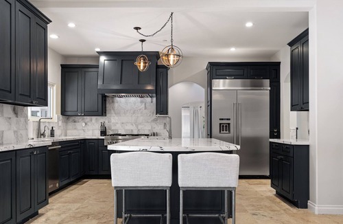 Woodland Hills Villa | Enjoy the California Sunshine