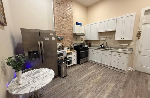 Holy Cross District House | Enjoyable a cozy 1-bedroom house with AC in charming New Orleans